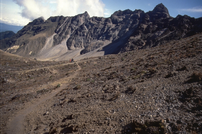 Volcano Pichincha, descent into the crater